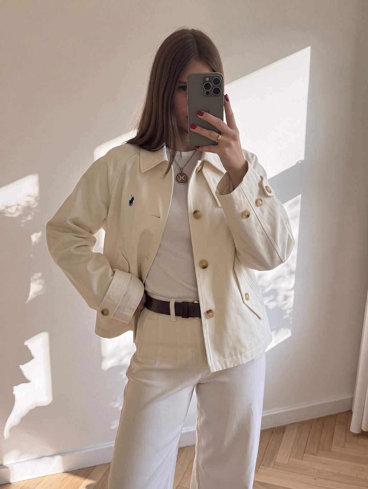 Chaqueta Corta de Sarga con Trabillas